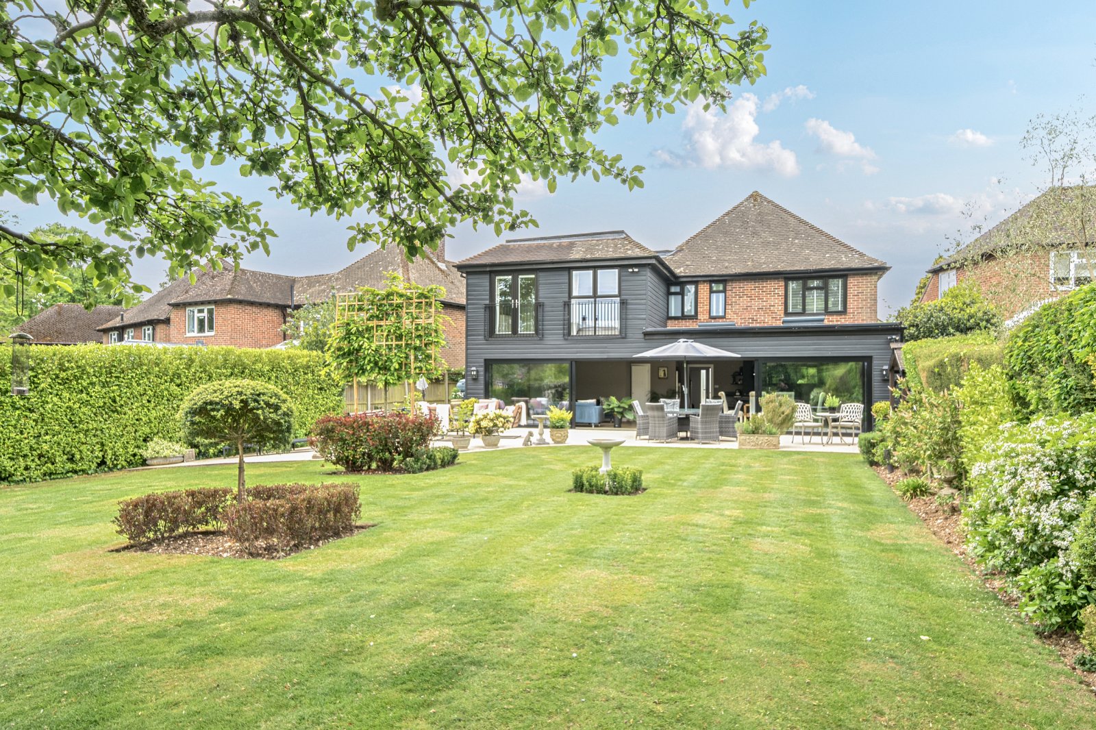 5 bedroom detached house for sale