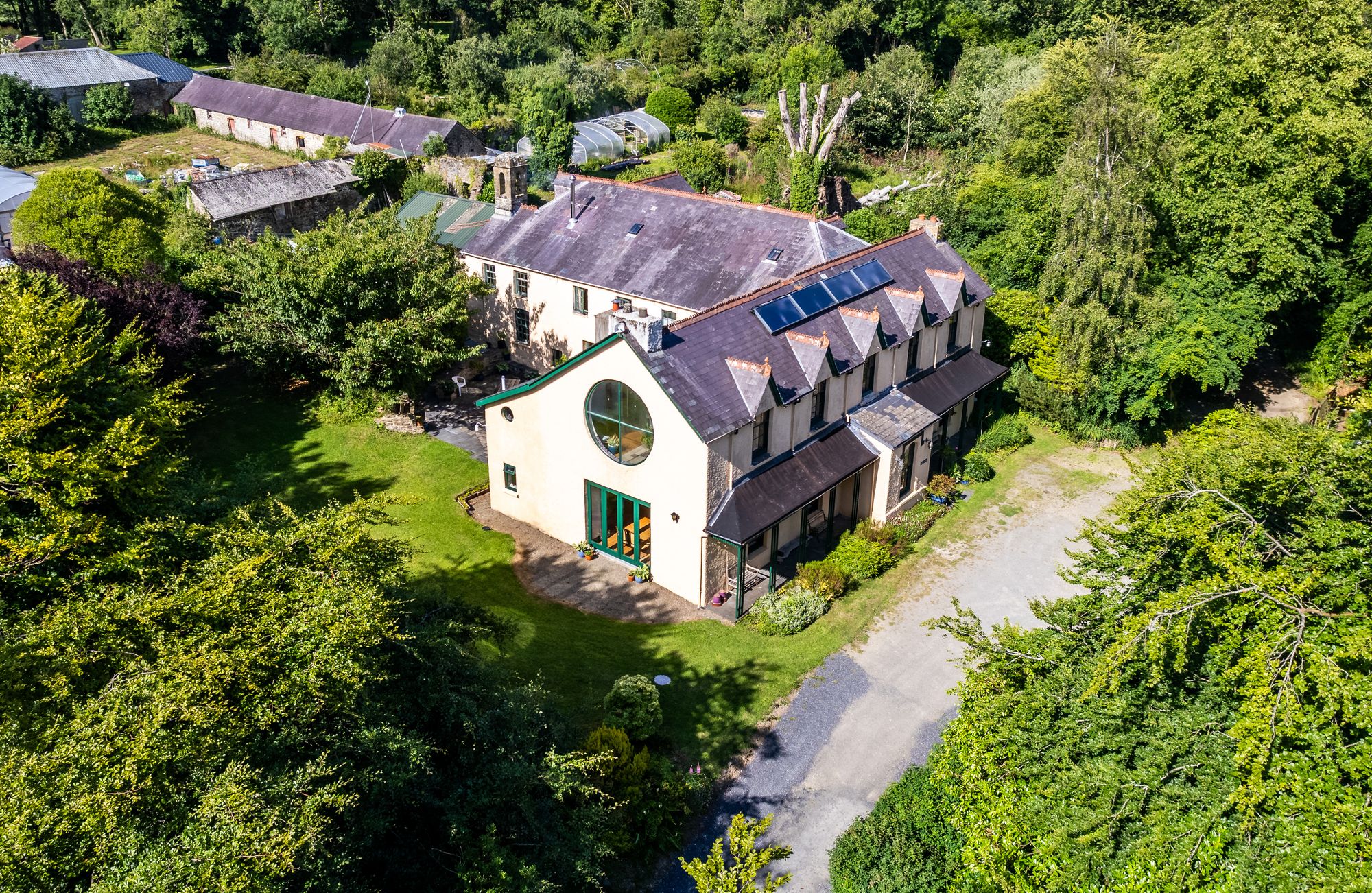 9 bedroom detached house for sale 0