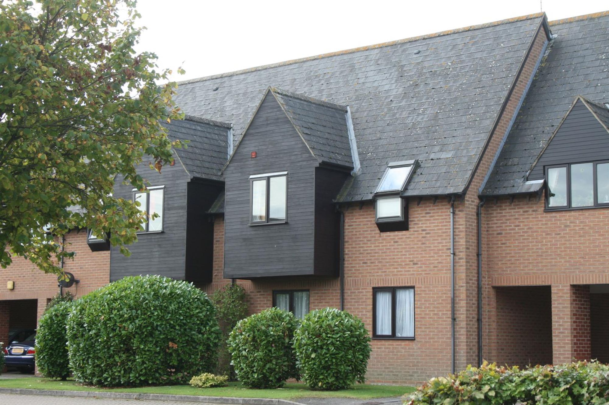 32 Poplars Close, Aylesbury photo 4