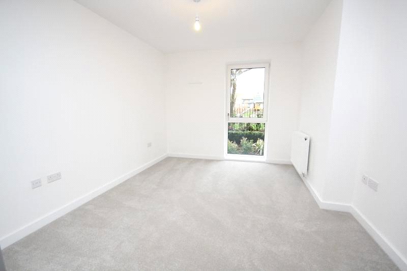 Flat 1 Baneberry Lodge, 21, Huntingdon Dirve, Harold Wood photo 4