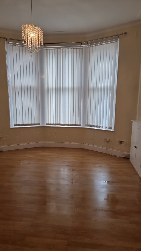 Flat 0-1, 2, Brachelston Street, Greenock photo 5