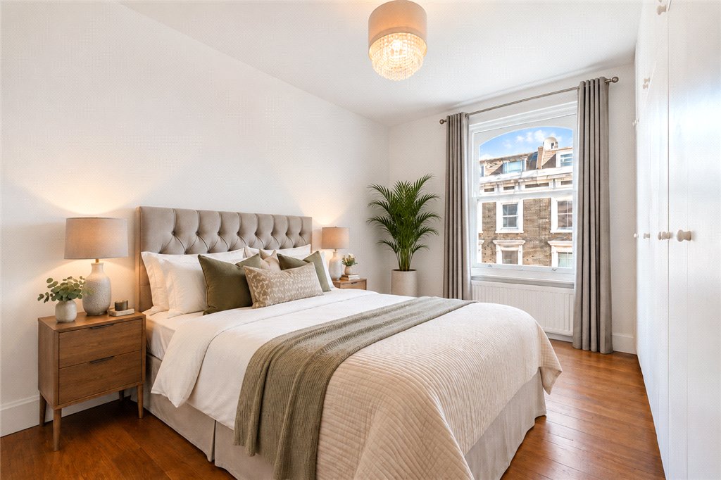 Second Floor Flat, 104, Finborough Road, London photo 4