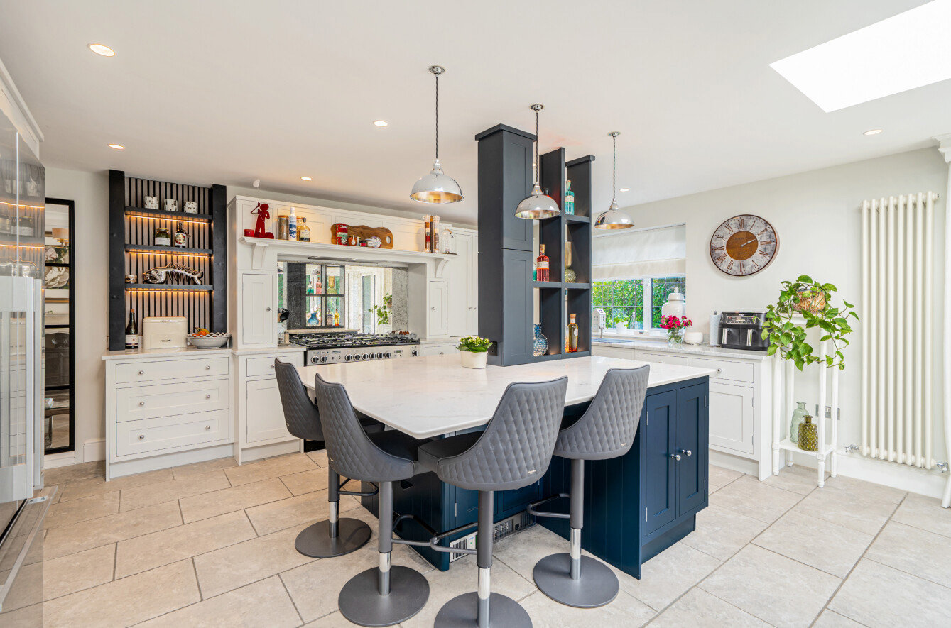 4 bedroom detached house for sale 0