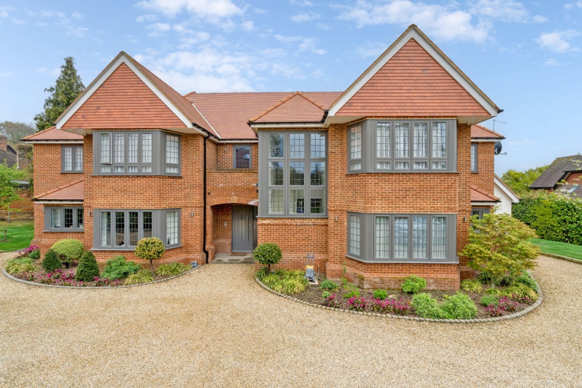 3 bedroom flat for sale 0