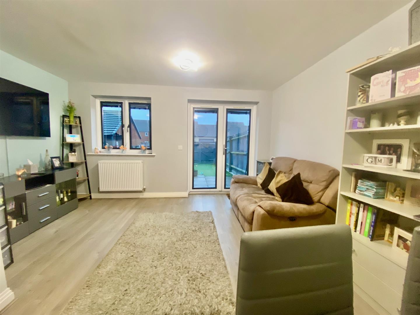 33, Jones Hill, Peterborough photo 3