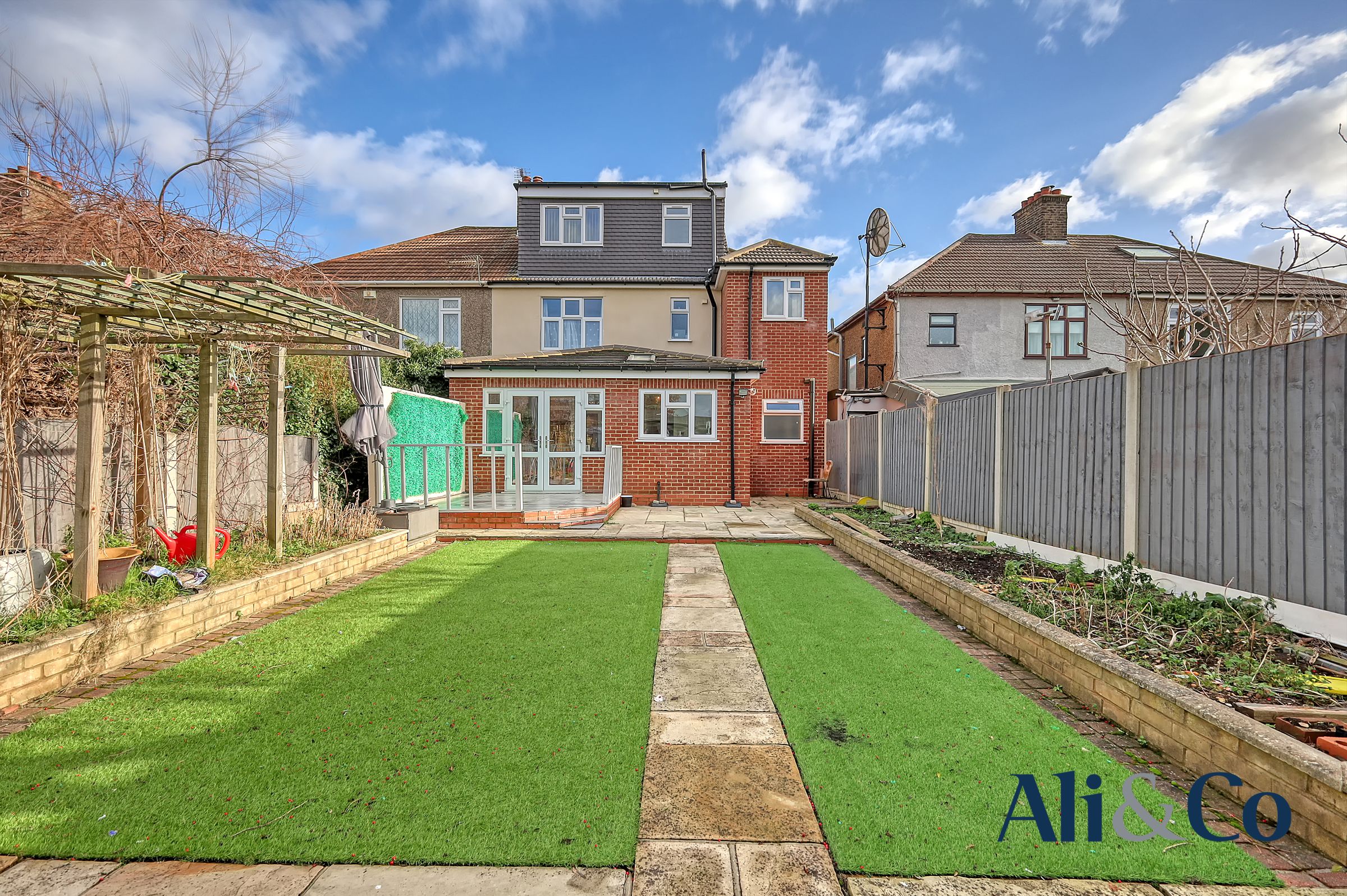 Photos of Nutberry Avenue, Grays RM16 66481680 PrimeLocation