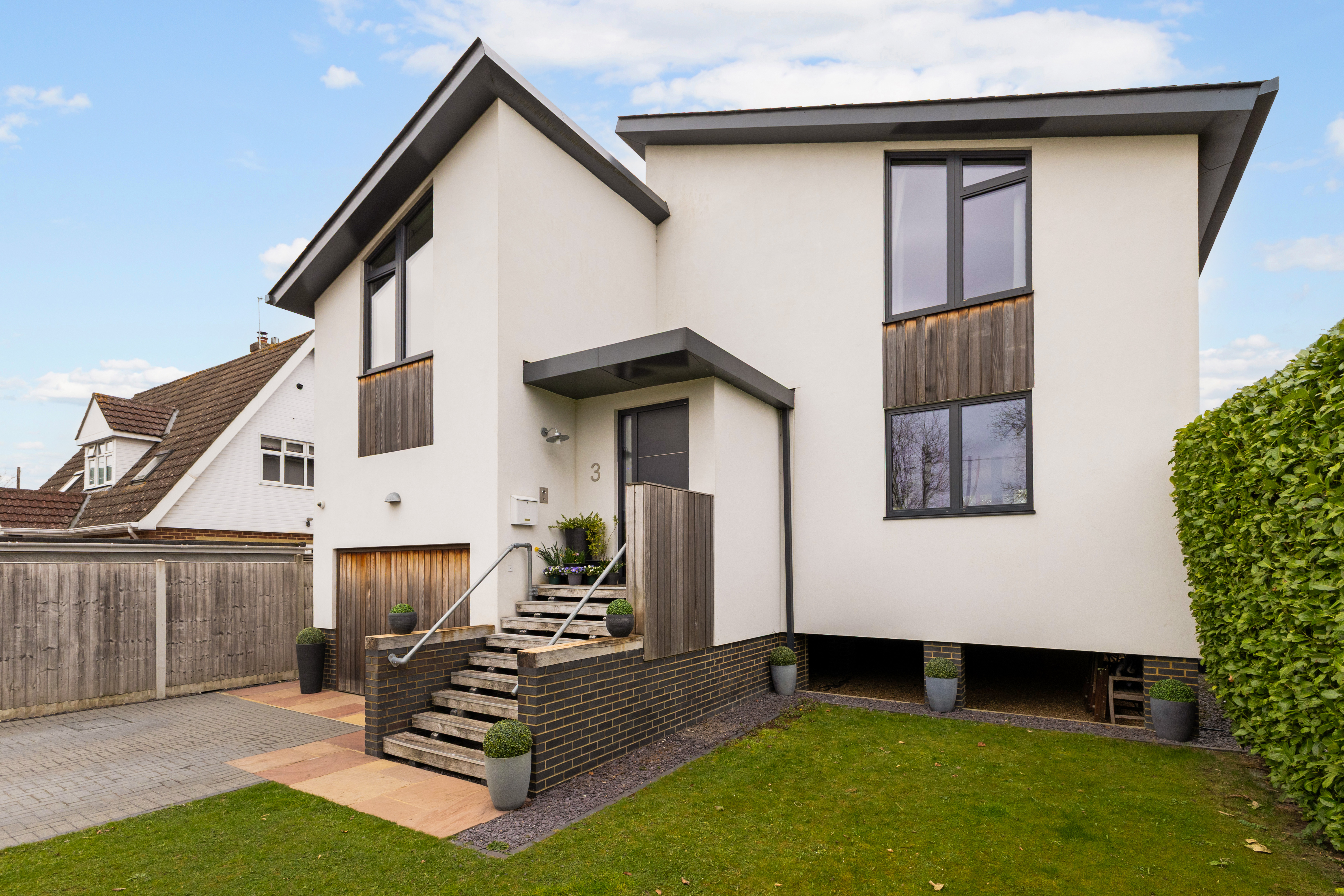 4 bedroom detached house for sale 0