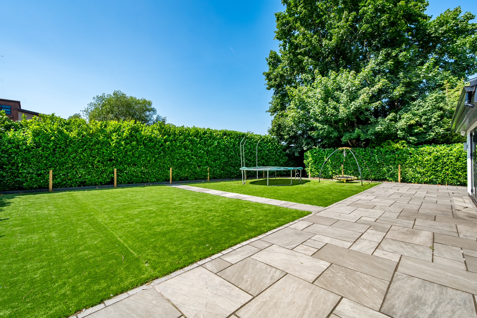 5 bedroom detached house for sale 0