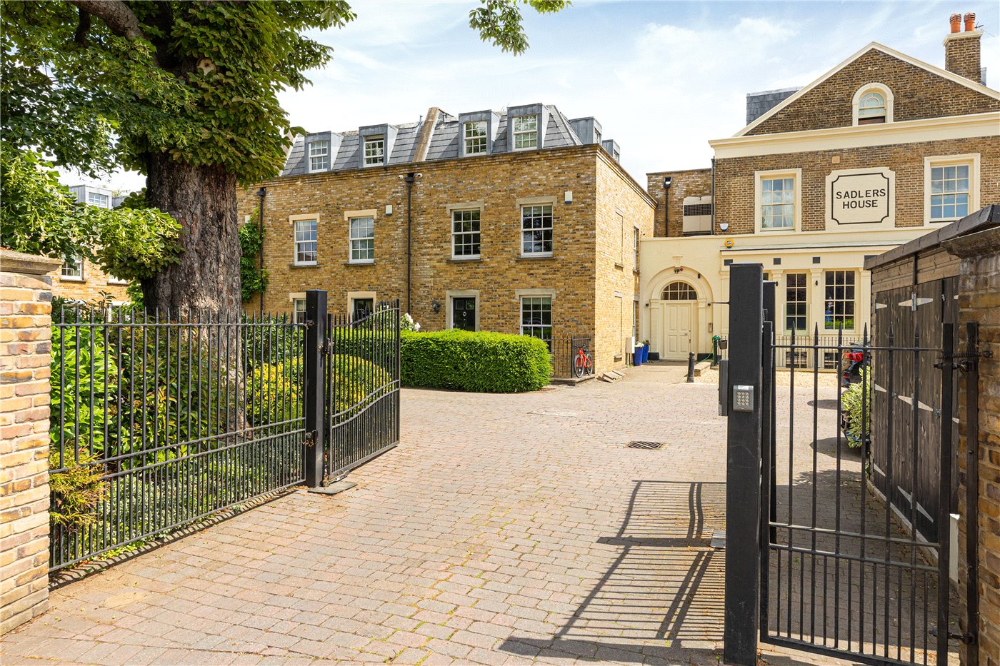 Balaton Lodge, Newmarket