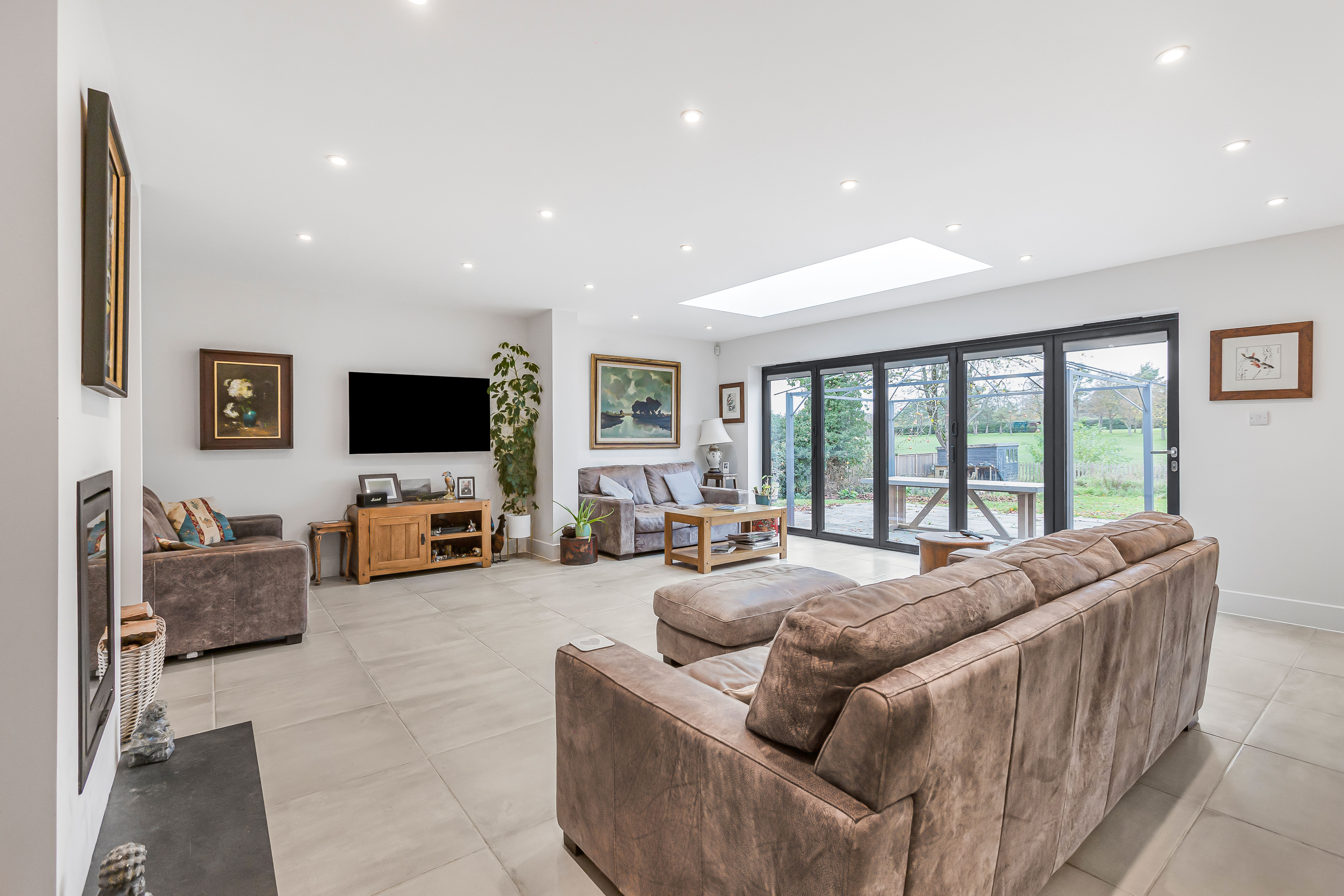 3 bedroom bungalow for sale 0