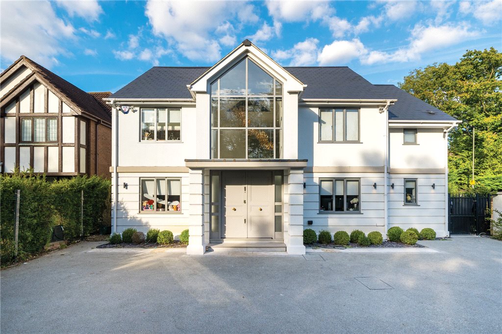 5 bedroom detached house for sale 0