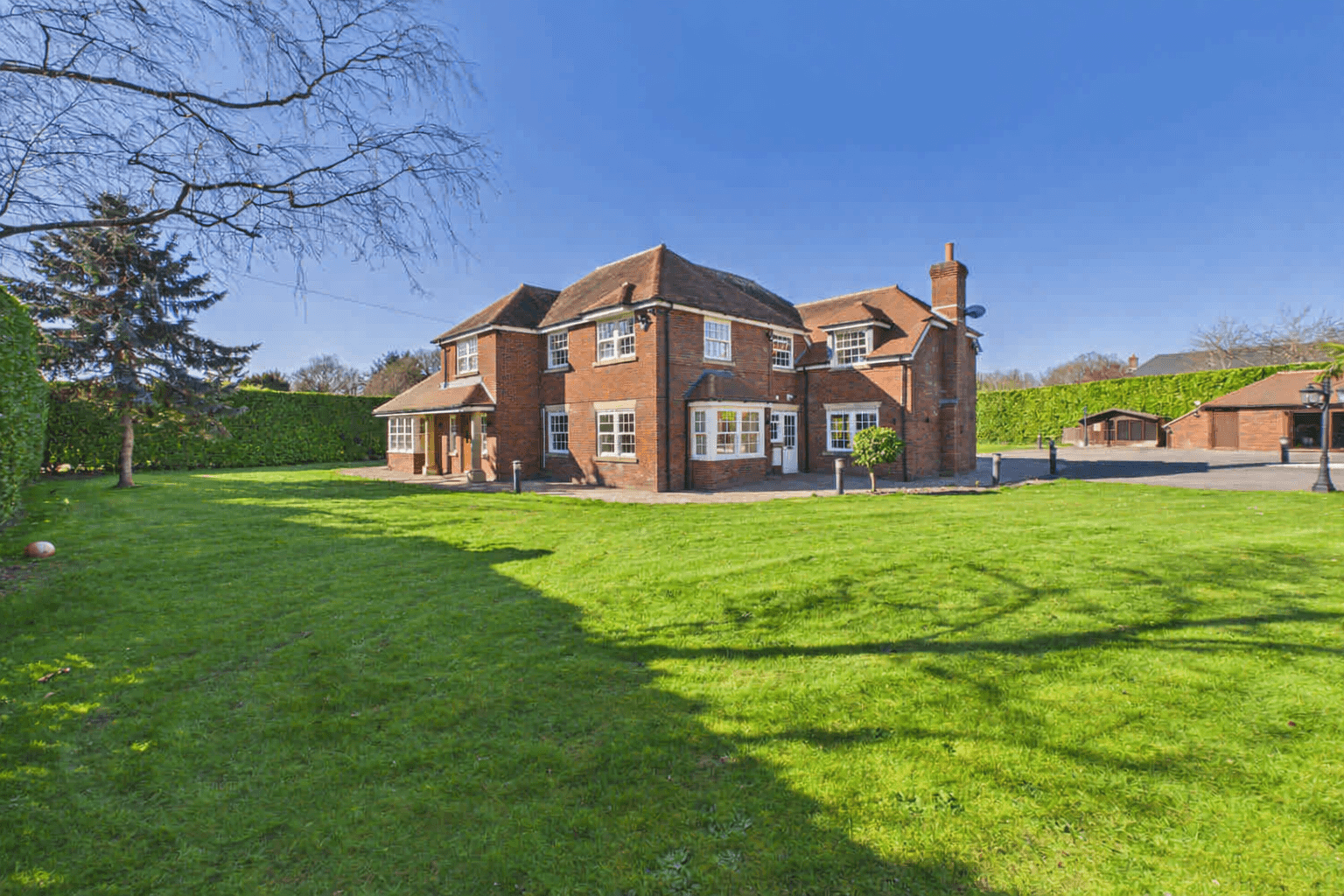 5 bedroom detached house for sale 0