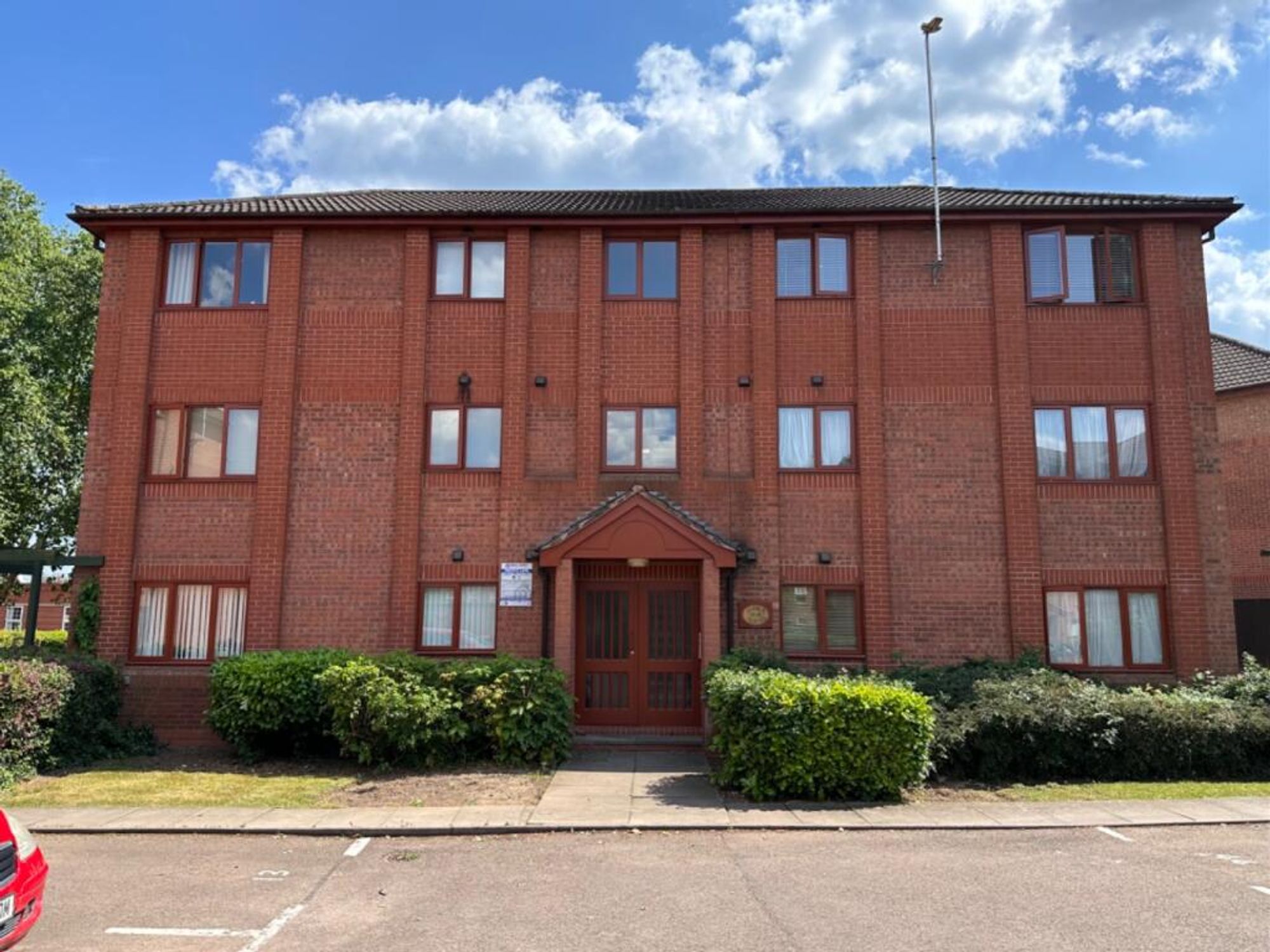 1-bed flat on 48 Gillett Close, Nuneaton, £97,000