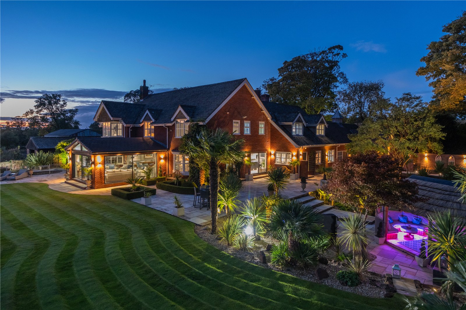 Best Coastal Towns to Buy Property in the UK