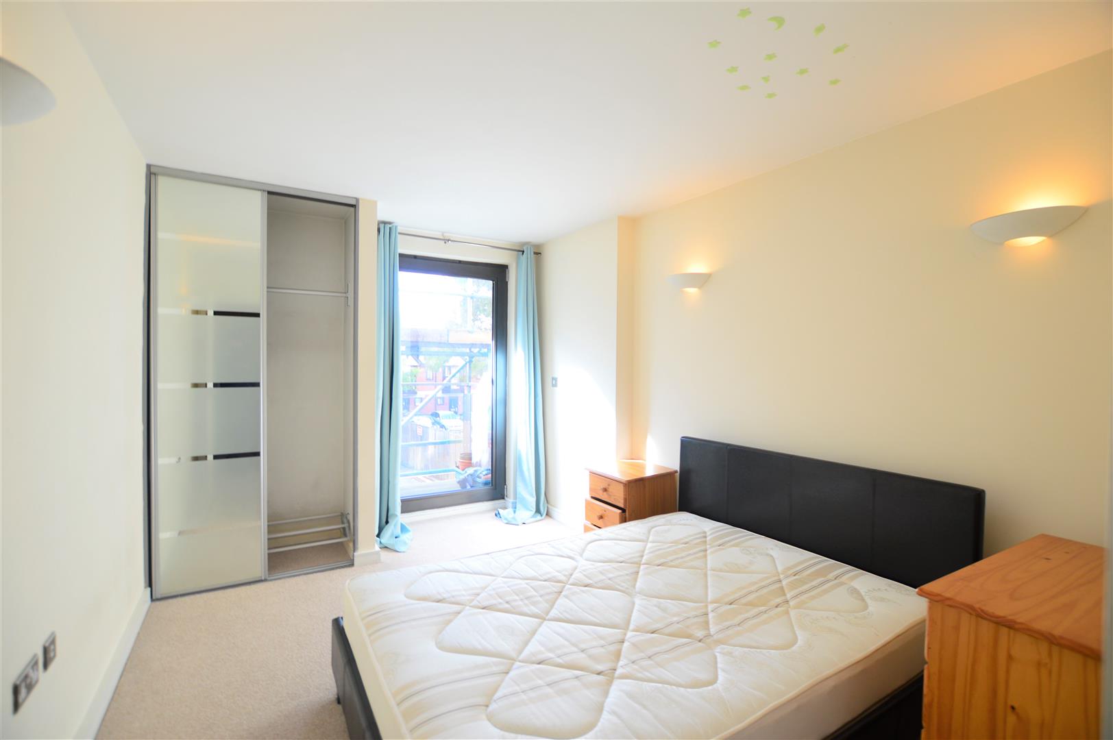 15, Mosaic Apartments, Slough photo 5