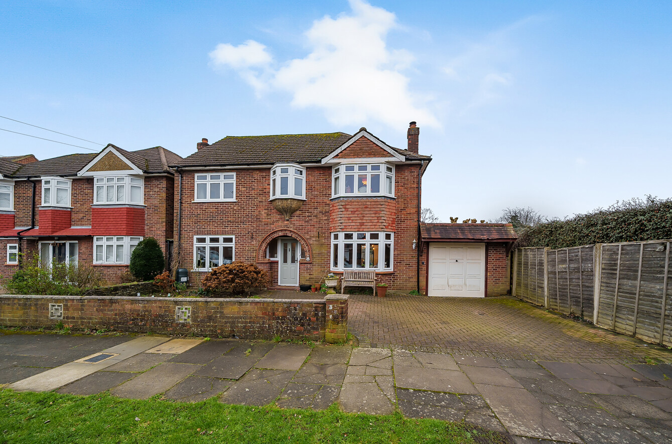 4 bedroom detached house for sale 0