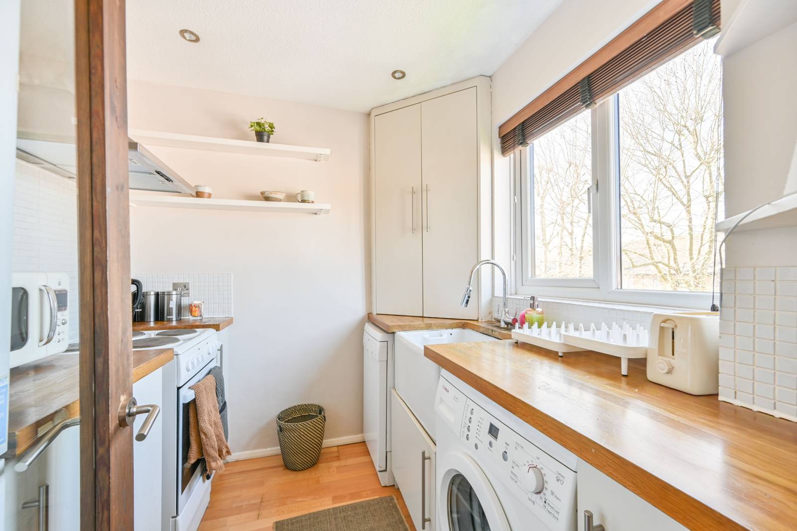 1-bed flat on Trenmar Gardens, Kensal Green, £275,000