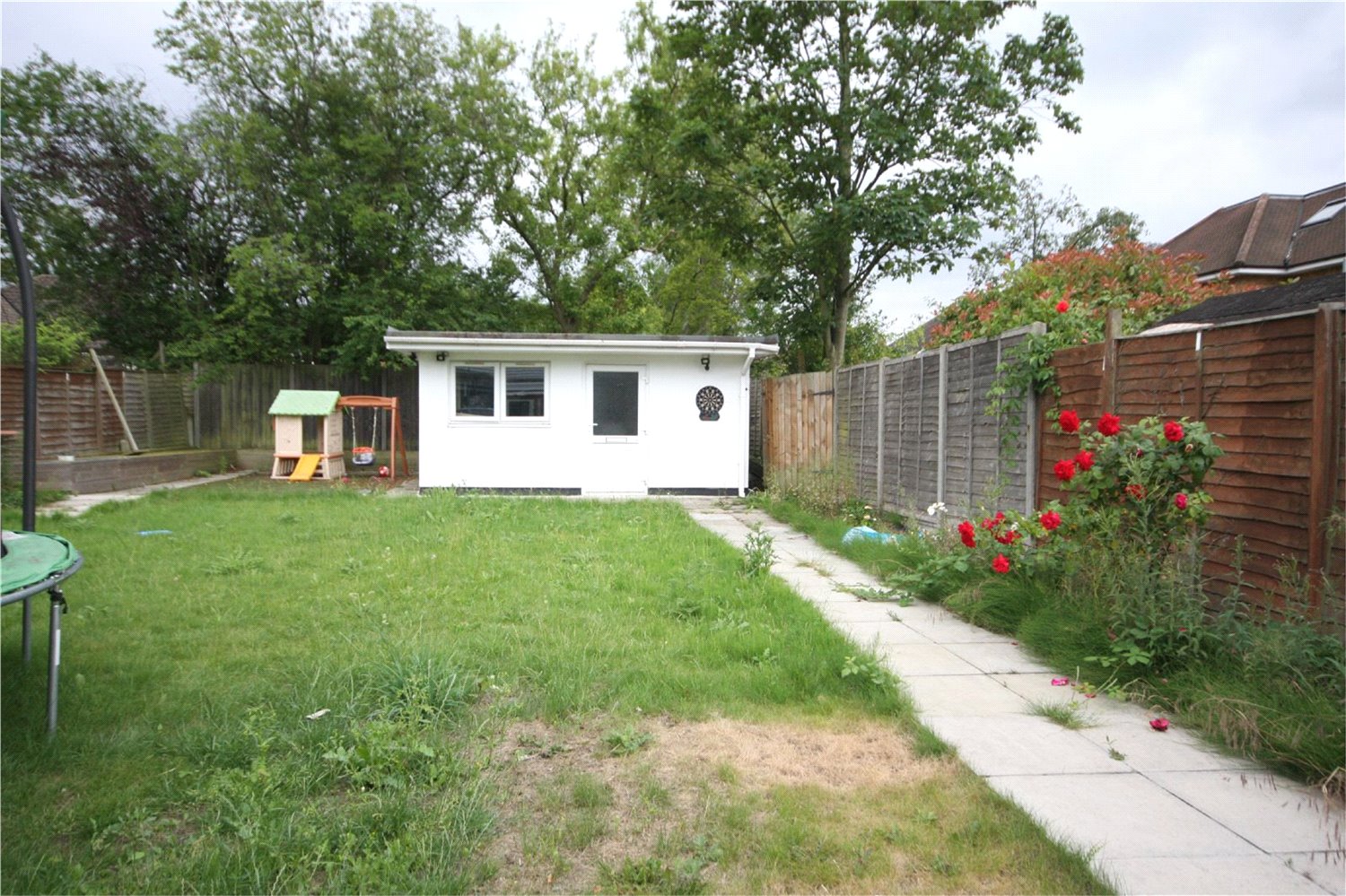 5 Bedrooms Detached bungalow to rent in Beechcroft Gardens, Wembley HA9