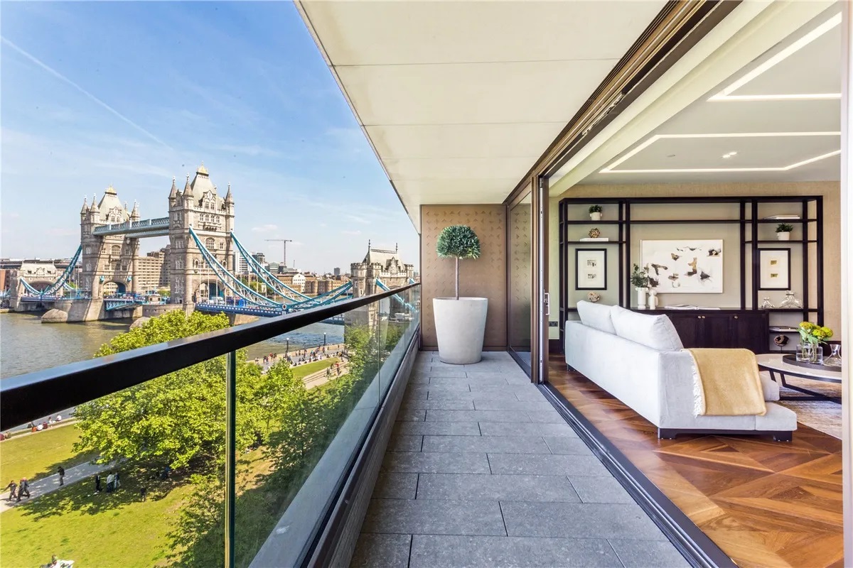 4 bedroom flat for sale 0