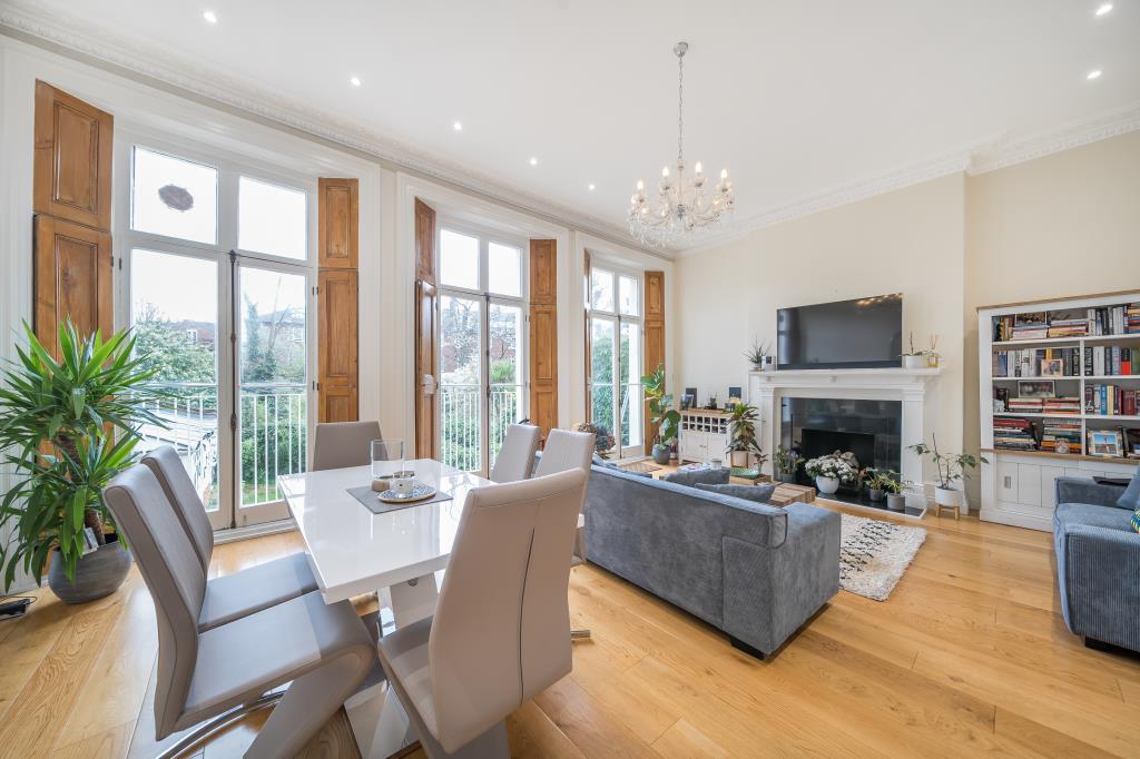 4 bedroom flat for sale