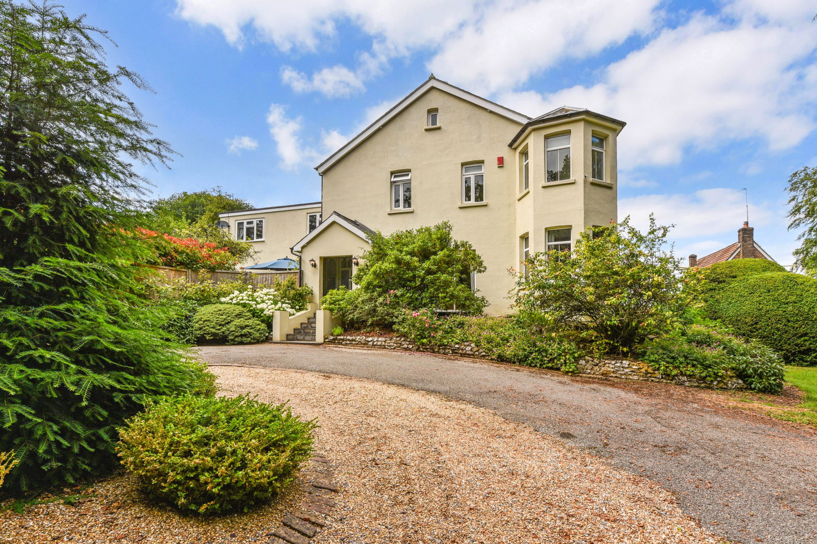 5 bedroom detached house for sale 0