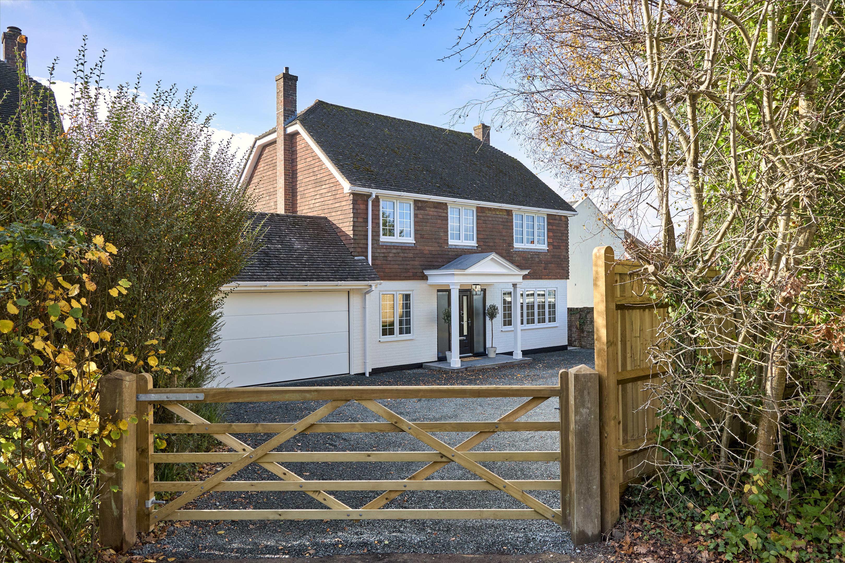 4 bedroom detached house for sale 0