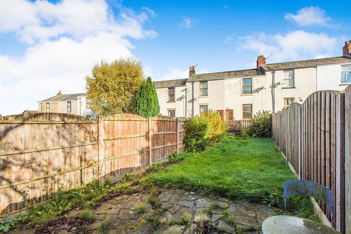 2 Bedrooms Terraced house to rent in Lune Street, Longridge, Preston PR3