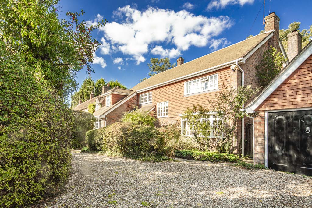 5 bedroom detached house for sale 0