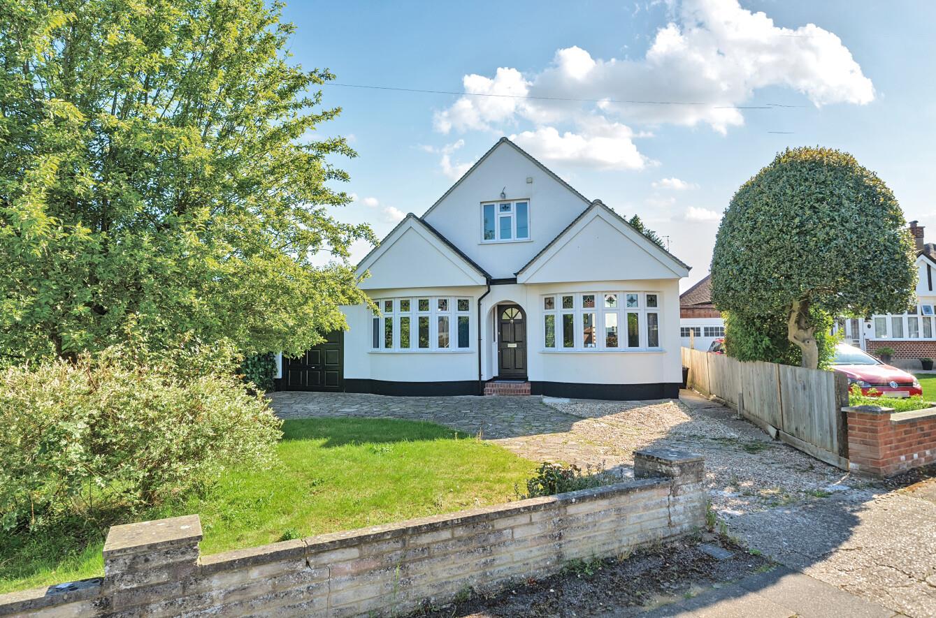 6 bedroom detached house for sale
