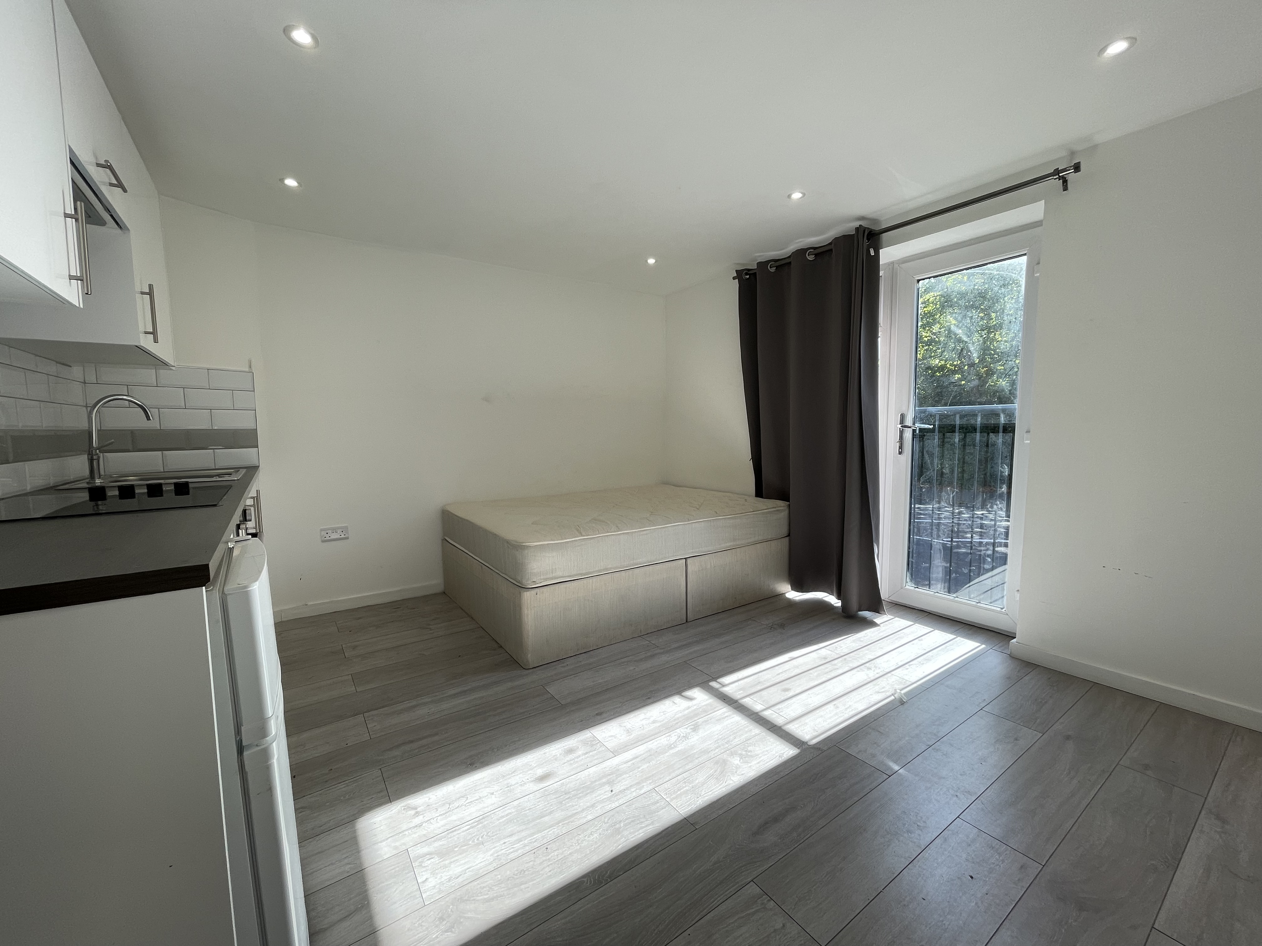 Canute Road, Southampton photo 5
