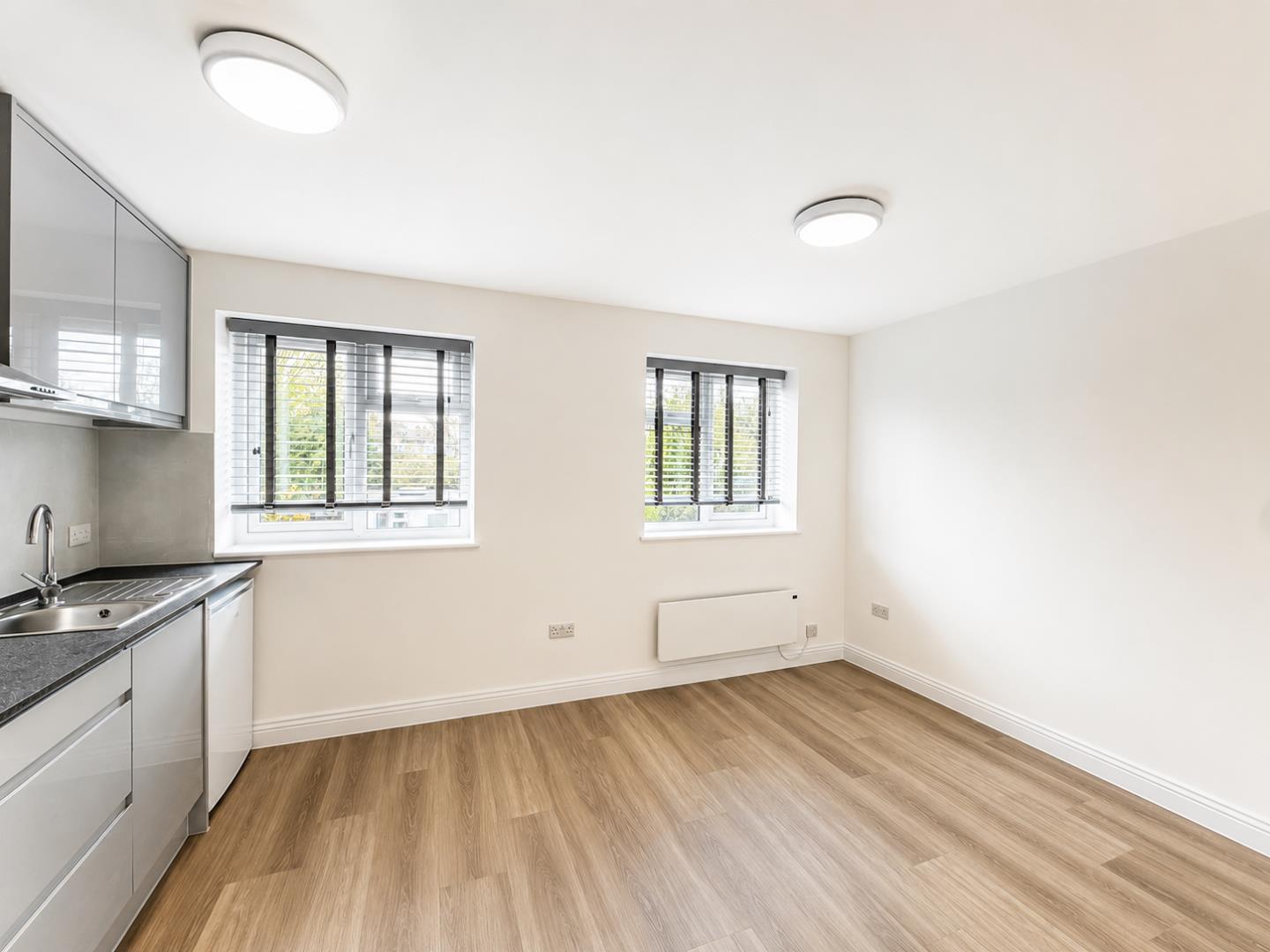 Studio 6, 51, Stag Lane, Edgware photo 4