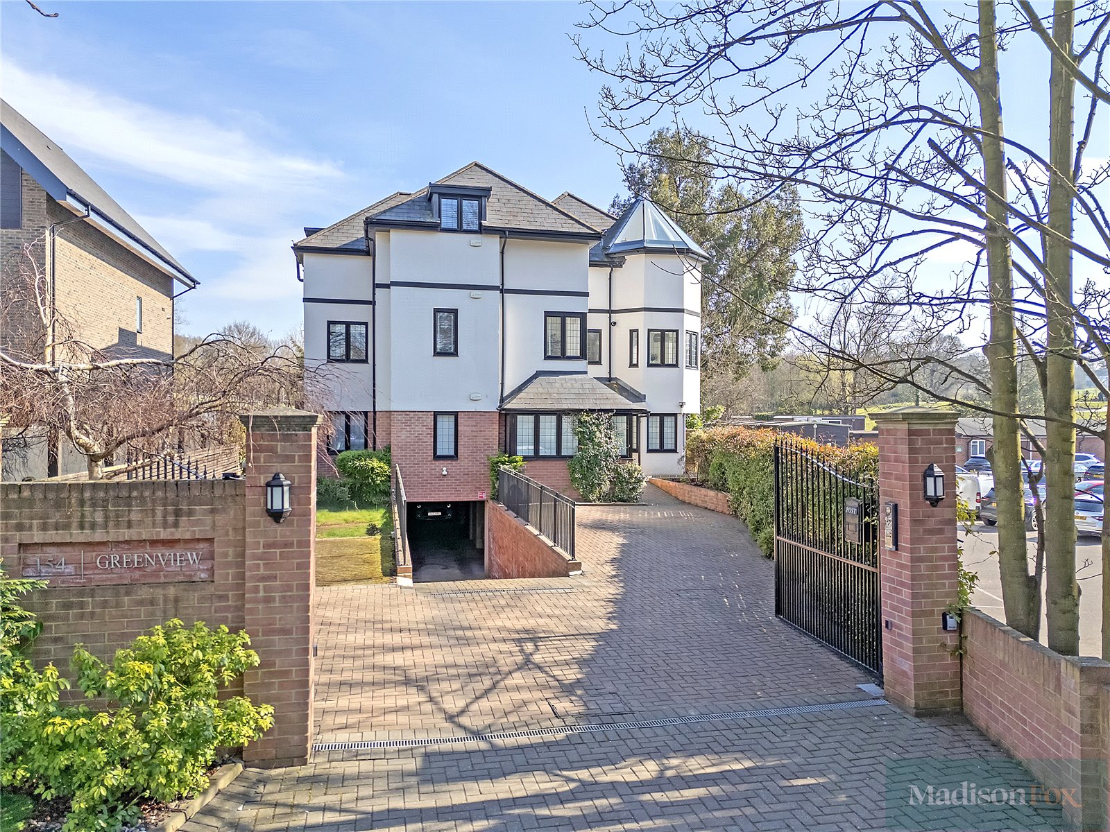 3 bedroom flat for sale 0