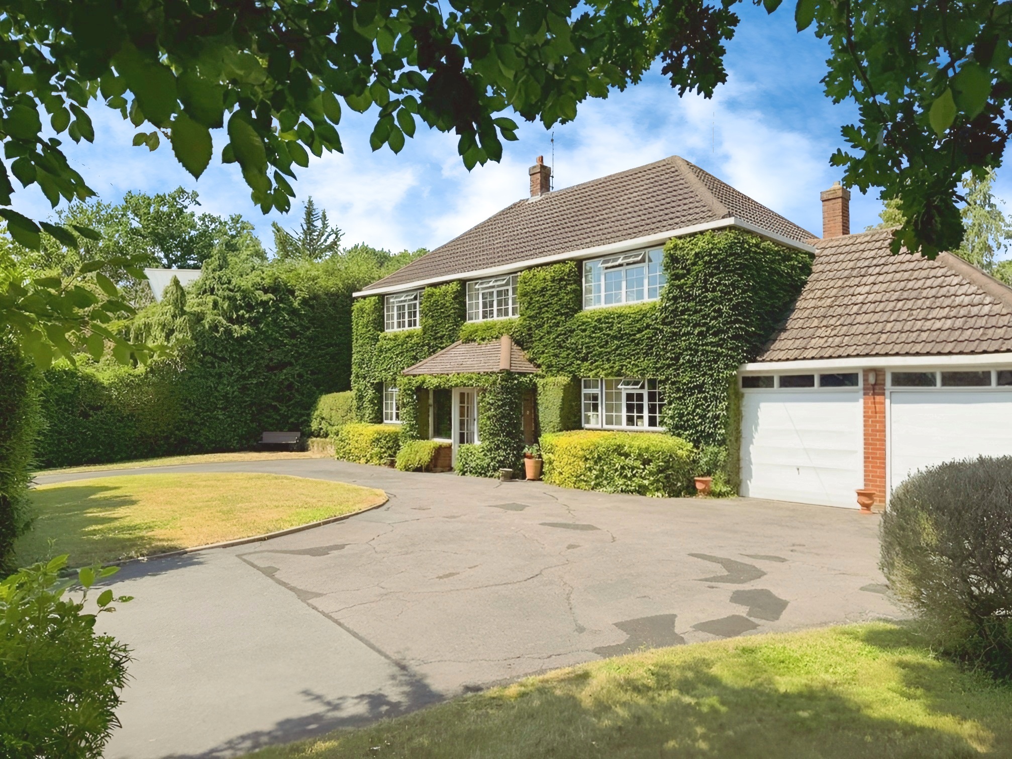 4 bedroom detached house for sale 0