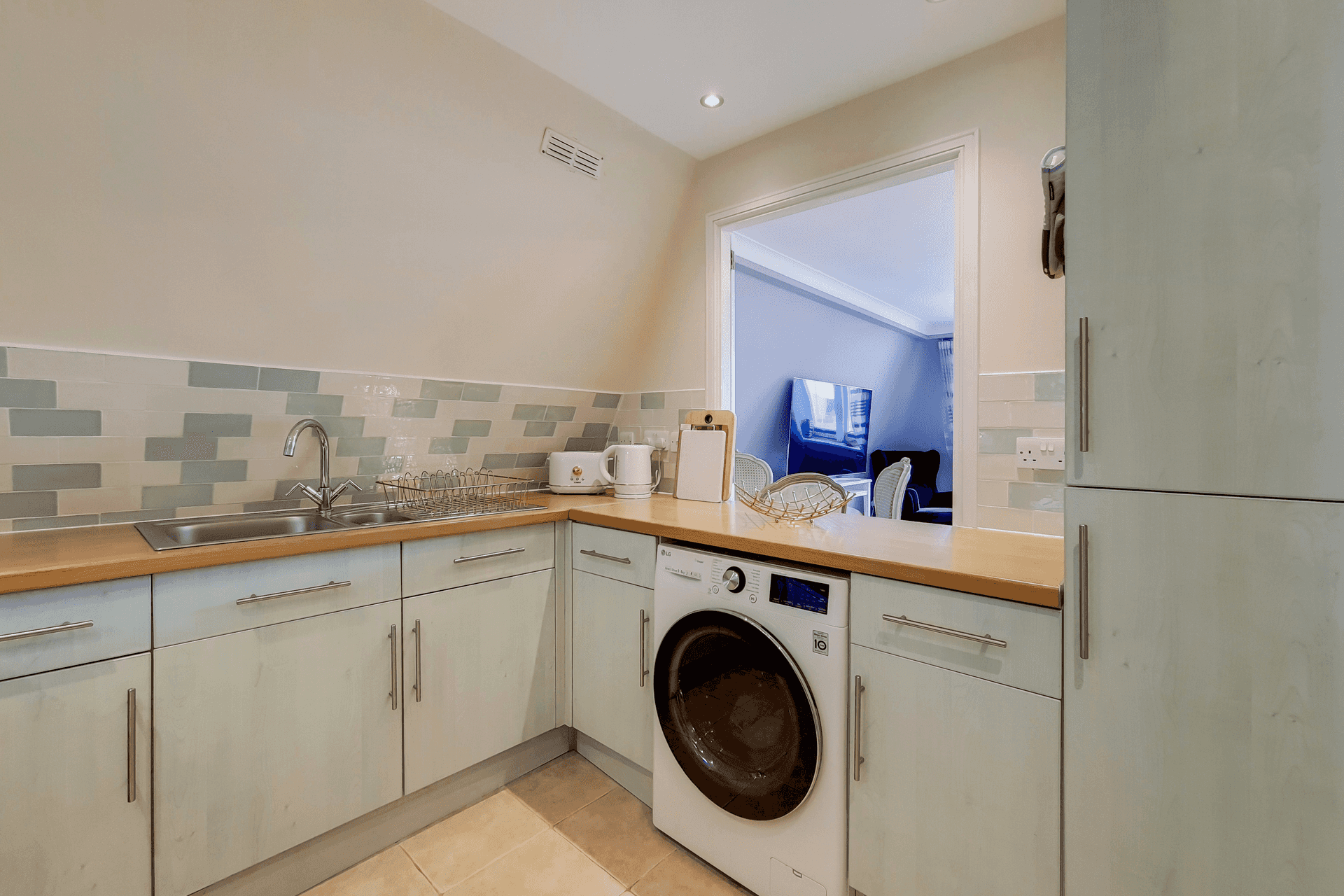 Flat 63 Vestry Court, London photo 4