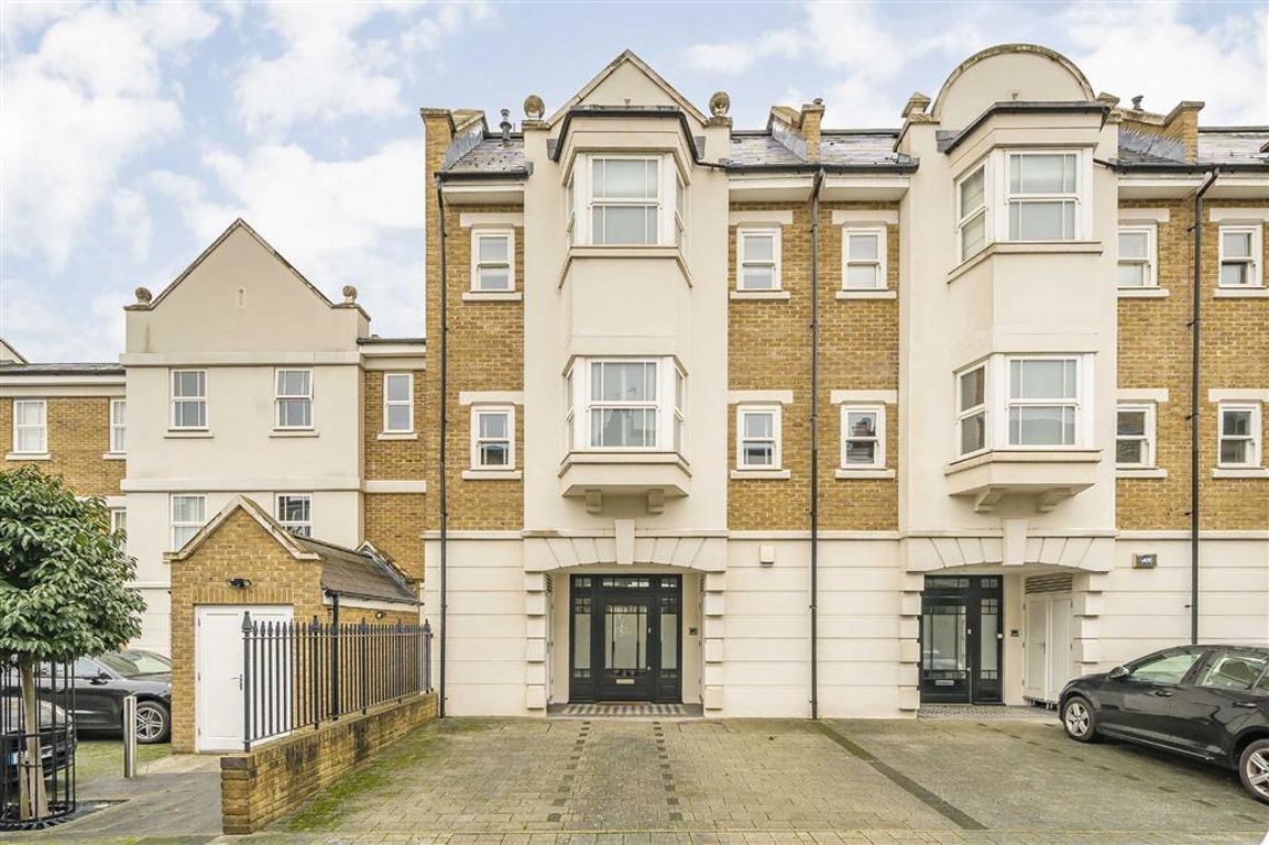 5 bedroom property for sale 0