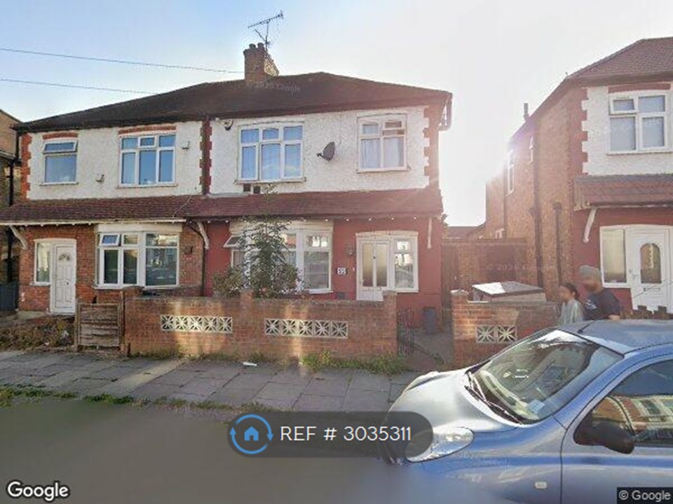 Flat, Standard Road, Hounslow photo 2