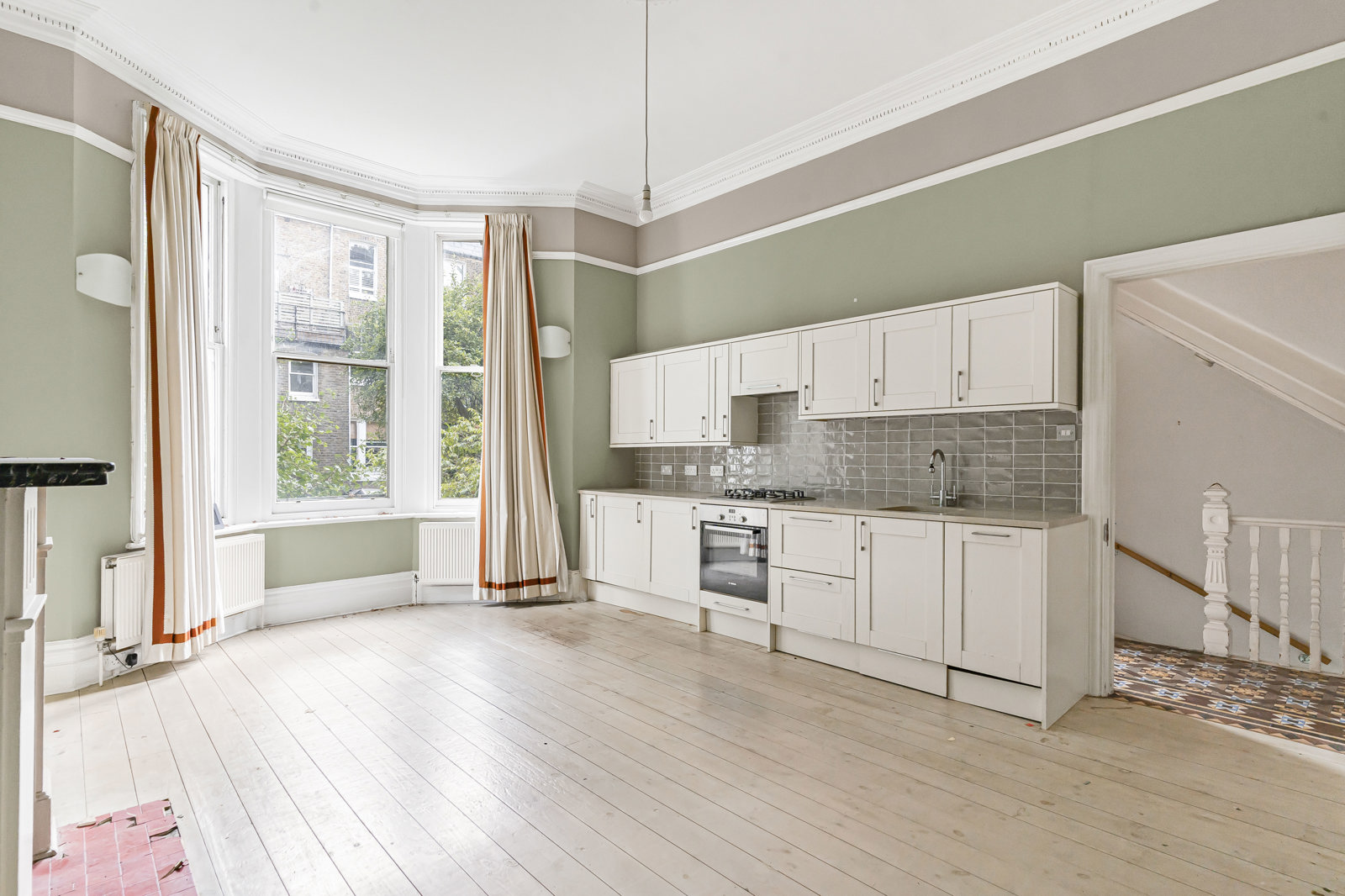 3 bedroom flat for sale 0