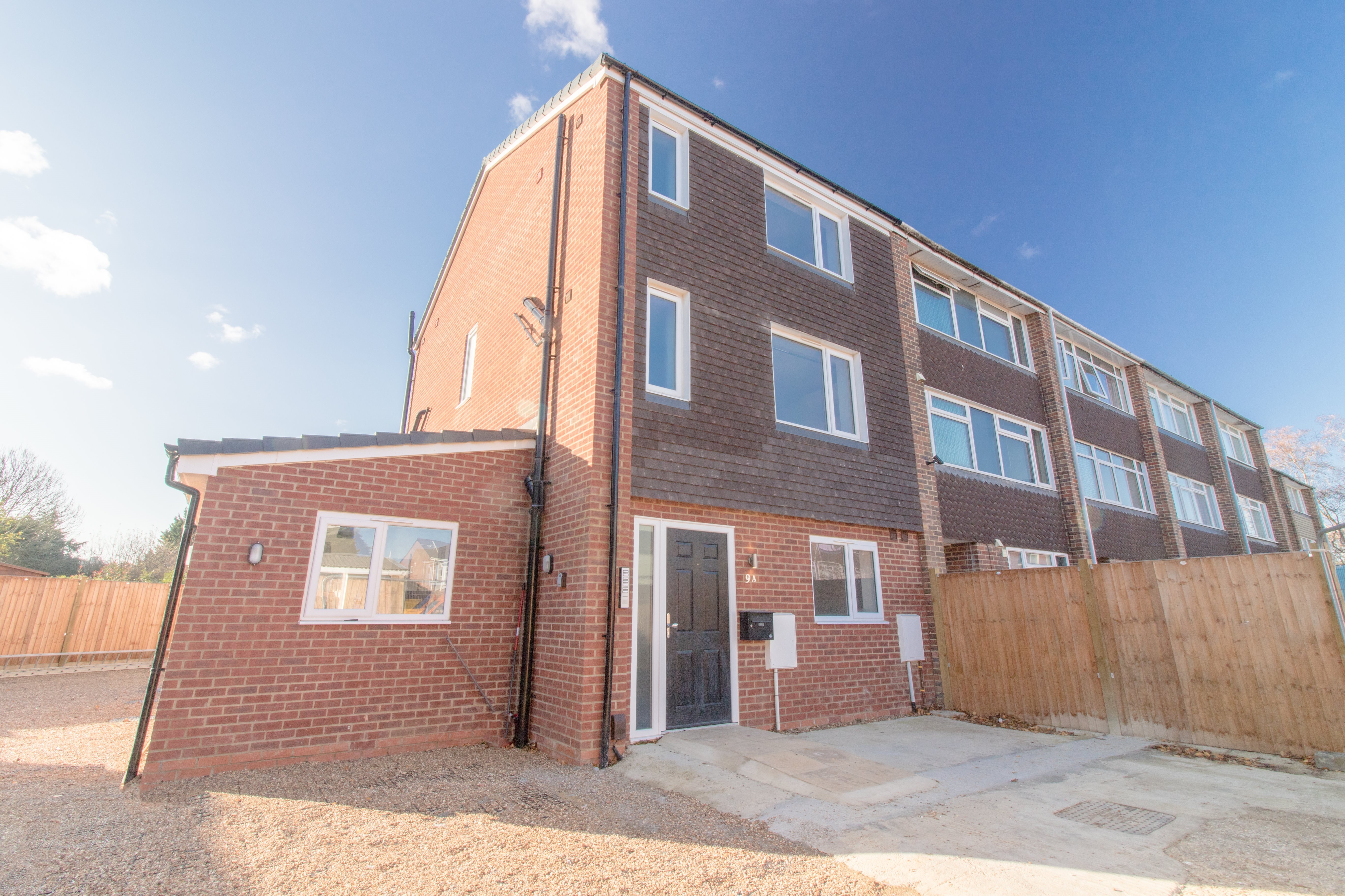 Blackhorse Close, Windsor Berkshire photo 5