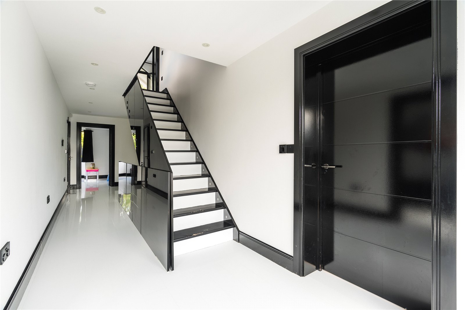 7 bedroom detached house for sale 0