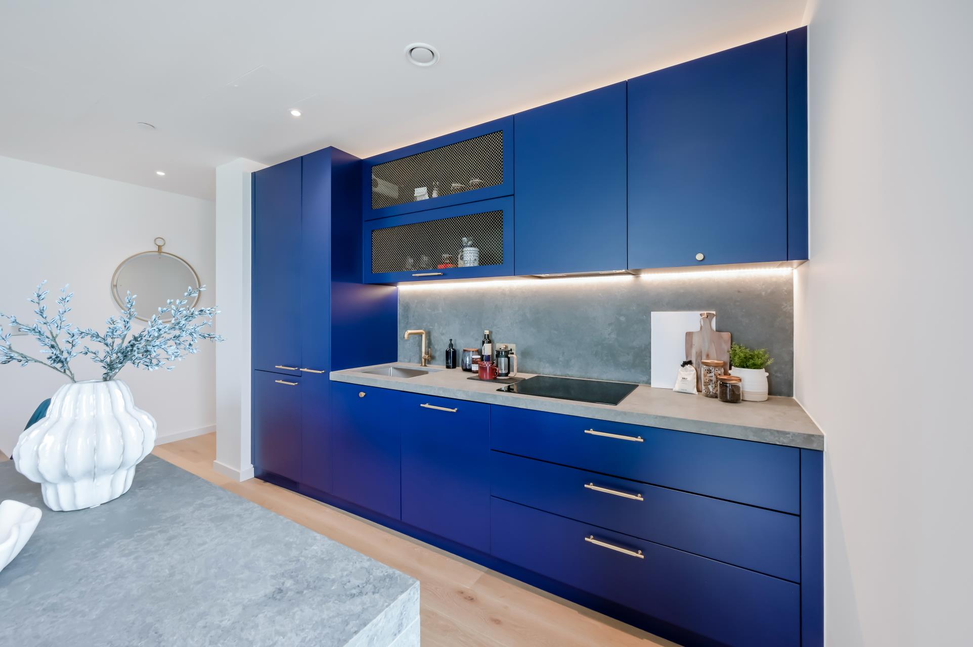 3 bedroom flat for sale 0