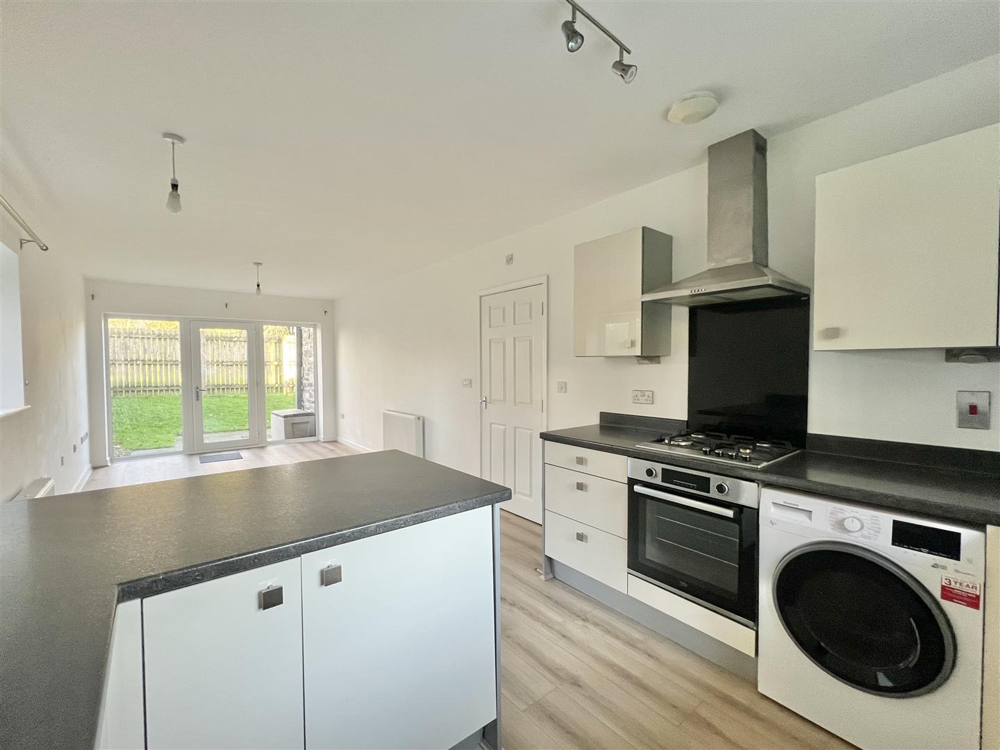 8 Carbean Apartments, Fettling Lane, Charlestown photo 4