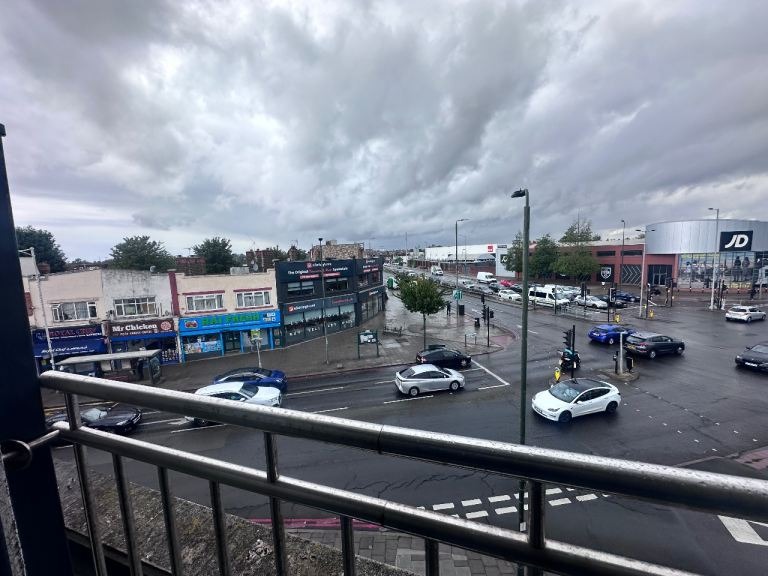 Eastern Avenue, Ilford photo 5