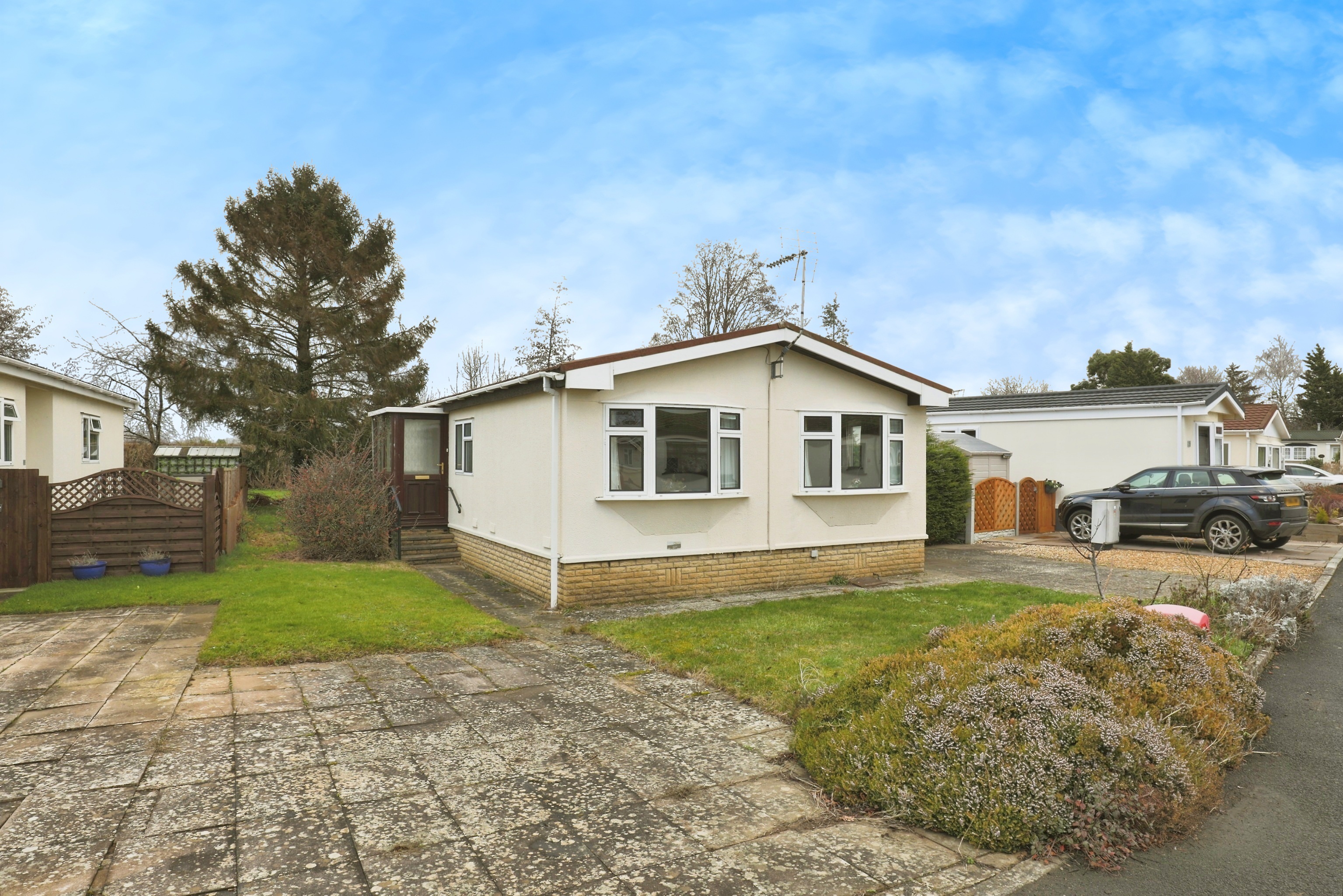 46, Brookside, Worcestershire photo 2