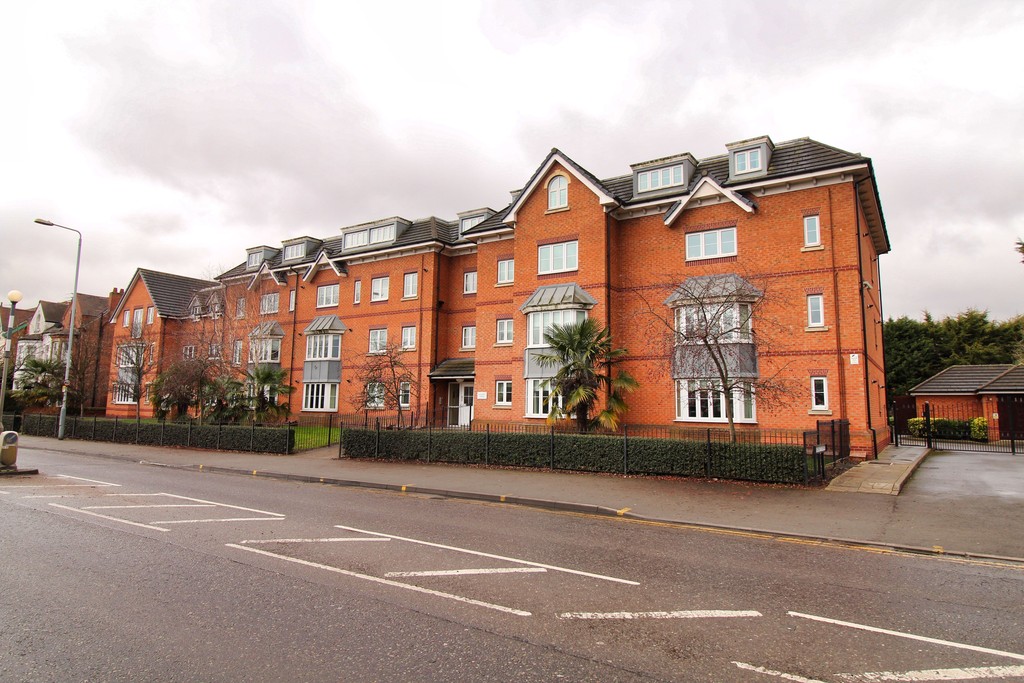 2-bed flat on Regency Point, Radcliffe Road, Nottingham, £162,500