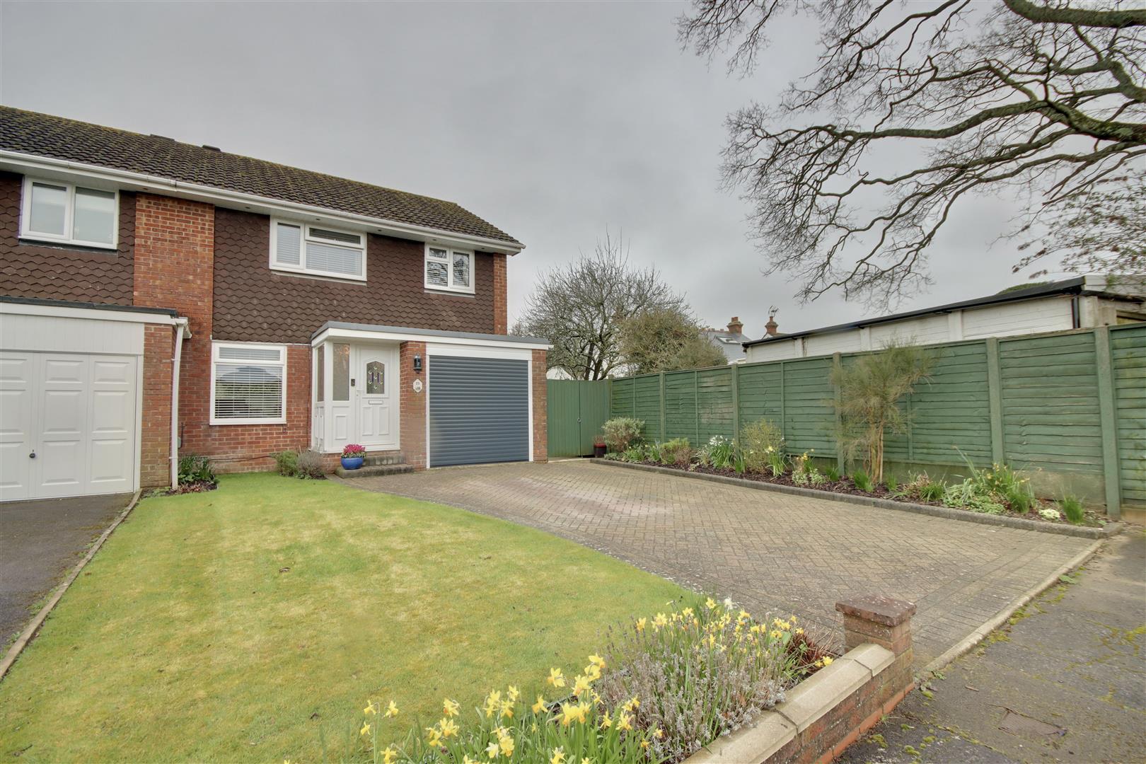Photos of Fairbourne Close, Cowplain, Waterlooville PO8 66898076