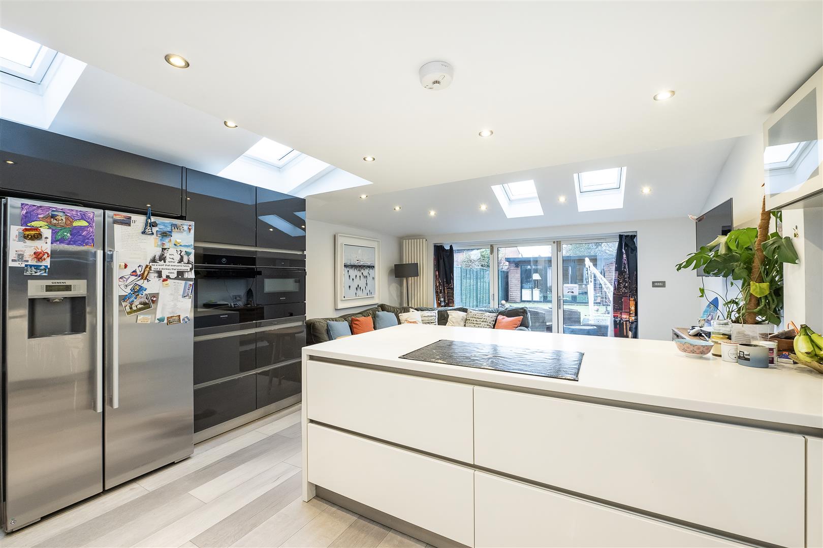 4 bedroom semi-detached house for sale 0