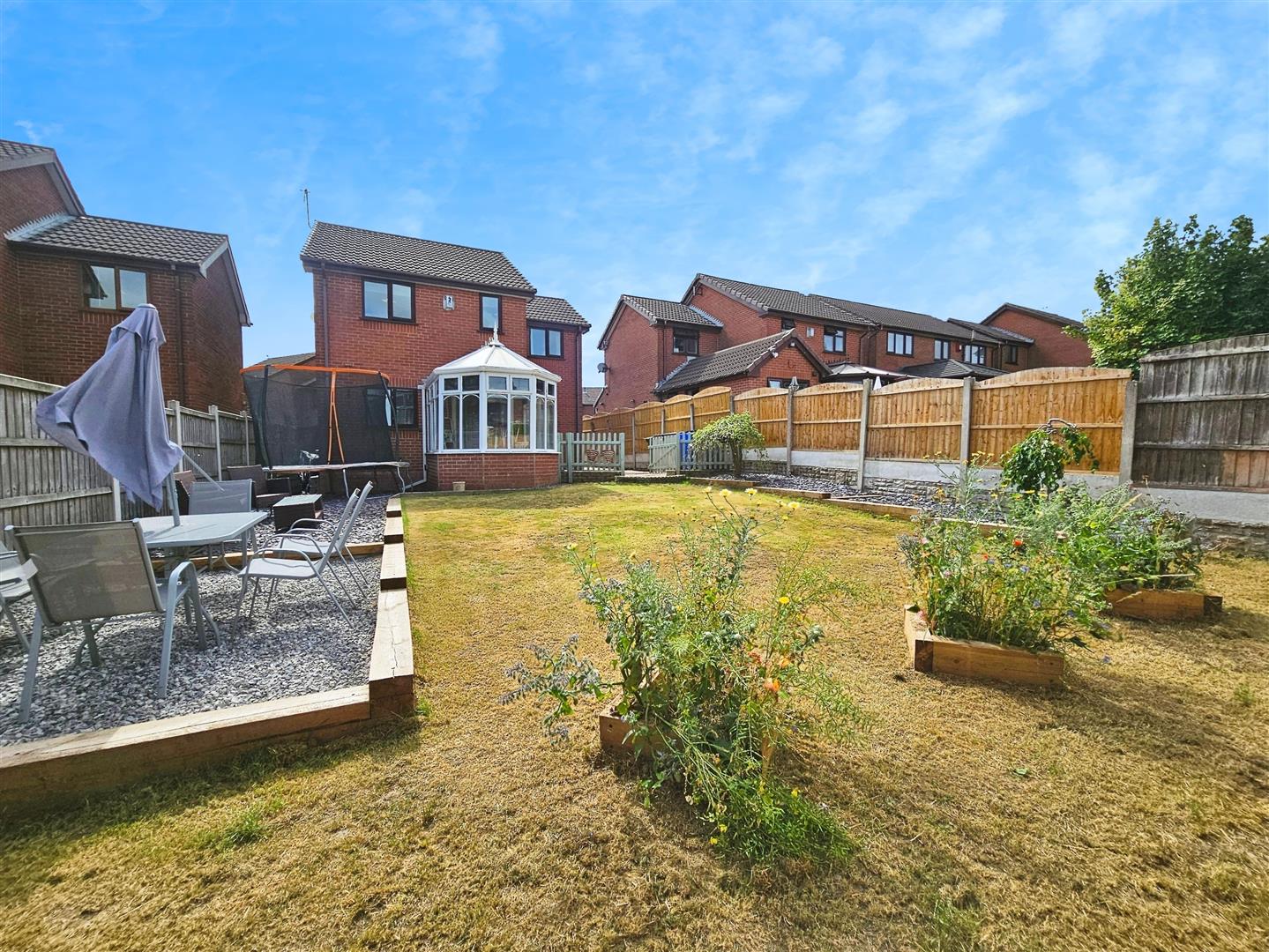 14, Jasmin Way, Packmoor photo 4