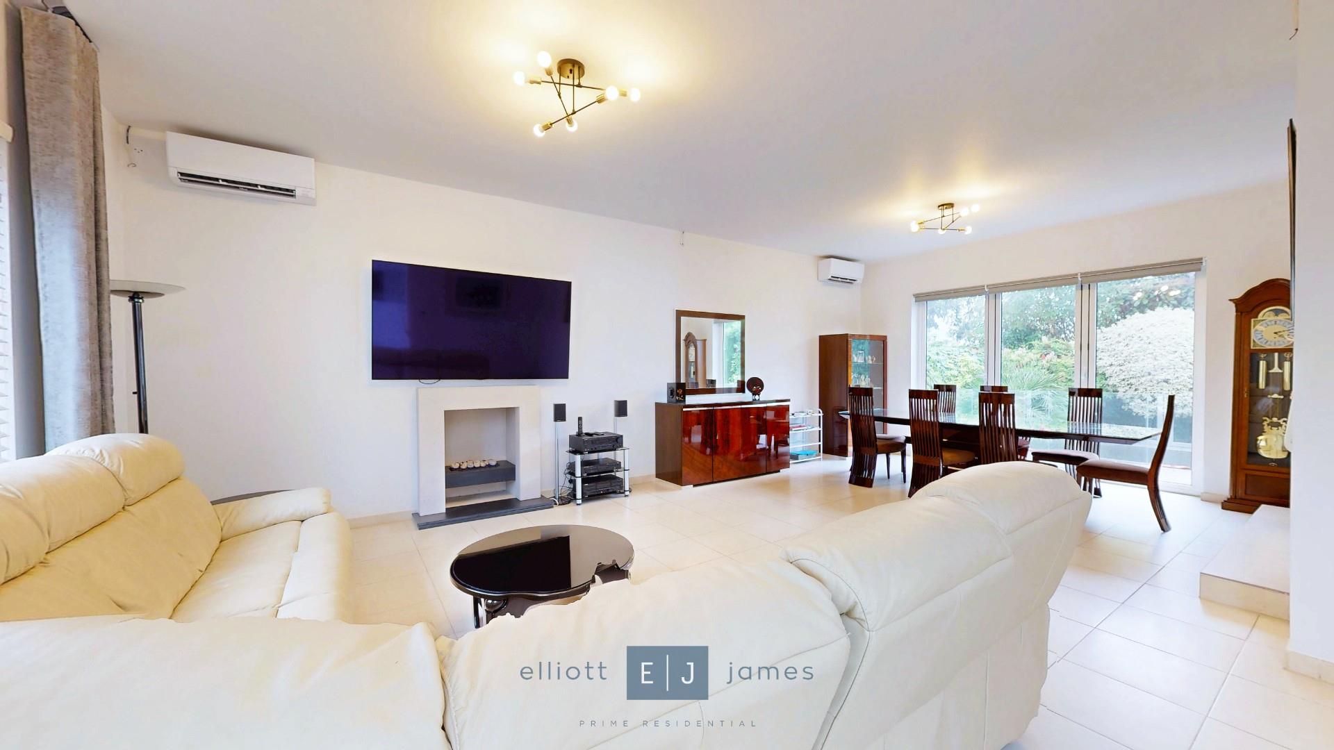 4 bedroom detached house for sale 0