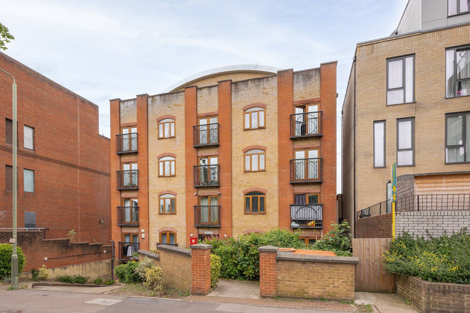 Newbury House, New Barnet photo 4