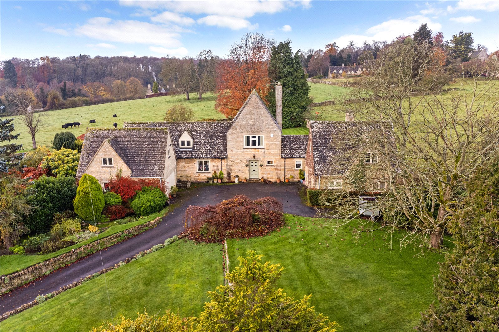 5 bedroom detached house for sale 0